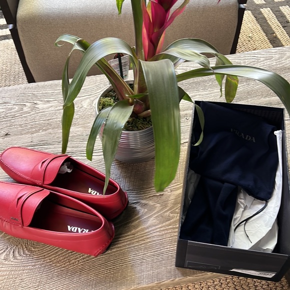 Literally worn one time… MENS PRADA SAFFIANO RED LEATHER SHOES! SIZE 12 - Picture 12 of 16